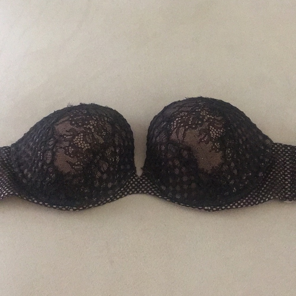 NWOT Victoria’s Secret Very Sexy Strapless Bra!